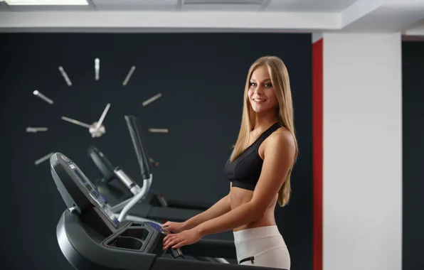 Picture smile, blonde, gym, treadmill workout