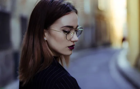 Girl, the city, glasses, bokeh
