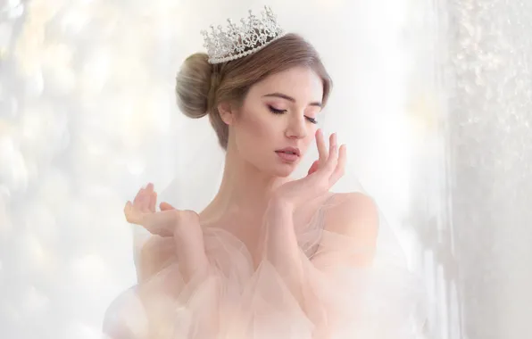 Picture girl, light, face, pose, style, portrait, crown, hands