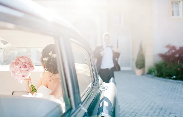 Machine, flowers, bouquet, the bride, the groom