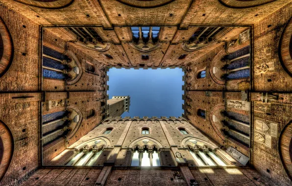 Italy, Tuscany, Siena, Cortile of the Mayor