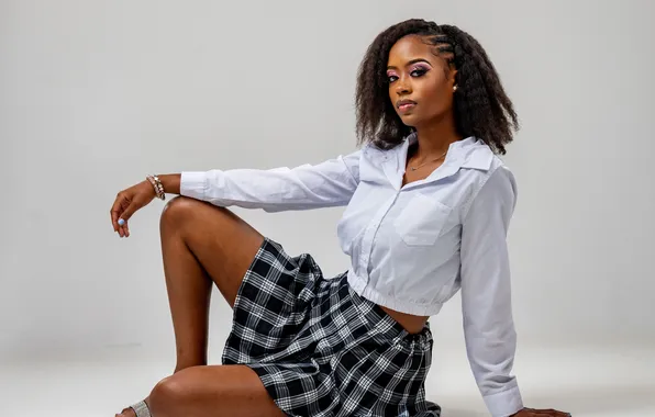 Feet, skirt, Black woman, Blouse, Sitting, curly, Deseane