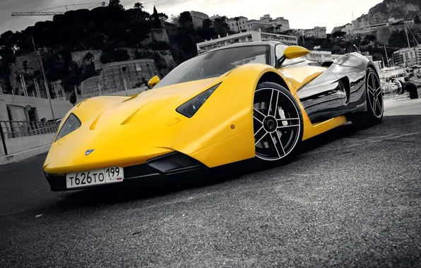 Auto, the supercar stands near the Harbor