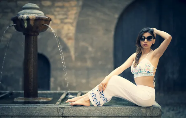 Picture look, face, glasses, fountain, Rosalia
