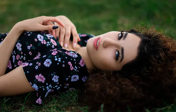 Look, nature, pose, model, portrait, hands, makeup, dress