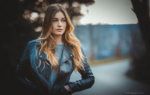 Girl, long hair, brown hair, brown eyes, photo, photographer, model, bokeh