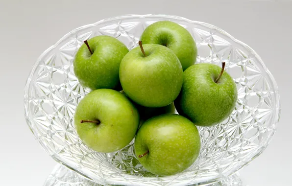 Apples, vase, green