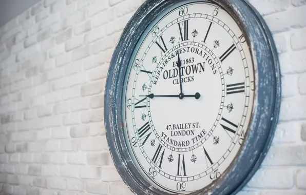 Picture wall, watch, brick wall