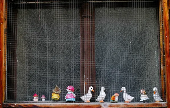 Toys, window, the reshotka river canal,
