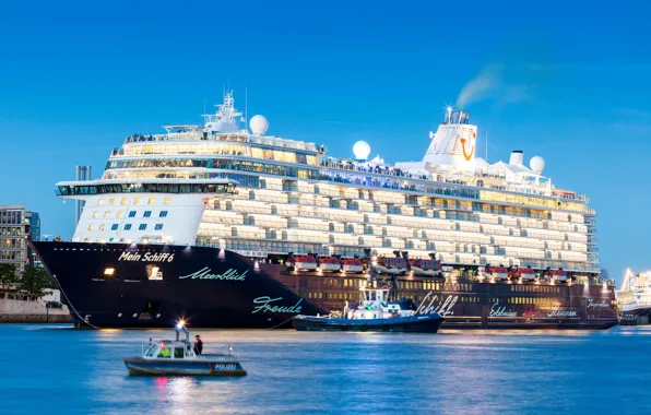 The evening, Liner, The ship, Passenger, Passenger liner, Tug, My, TUI Cruises