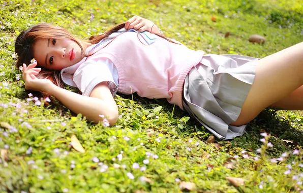 Picture summer, grass, girl, face, hair, lies