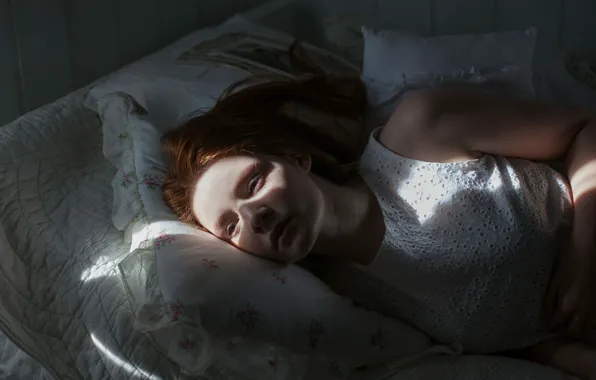 Picture girl, pillow, bed, Helene, Marteline Nystad