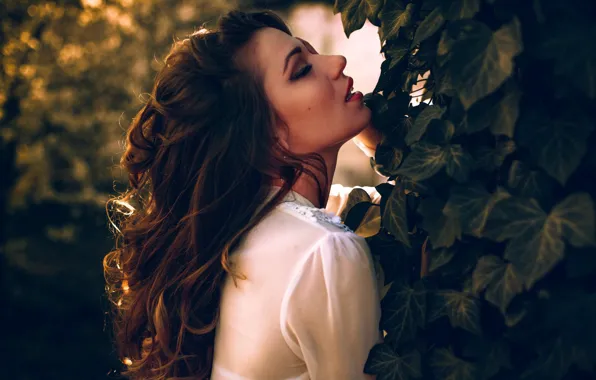 Picture ideal, foliage, ecstasy, charm, pleasure, closed eyes, bright makeup, foliage