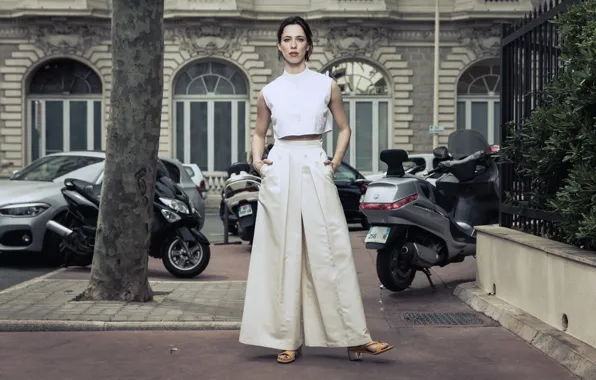 Picture auto, home, actress, brunette, yard, photographer, motorcycle, is