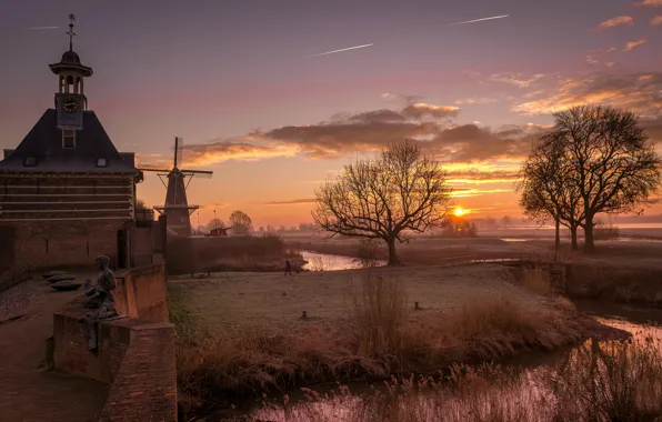 Picture the sky, the sun, river, mill
