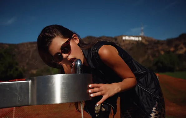 Girl, thirst, glasses, fountain, Igor Malakhov