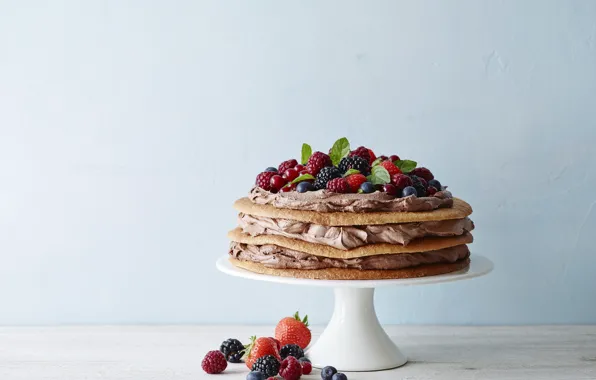 Picture berries, cake, cream
