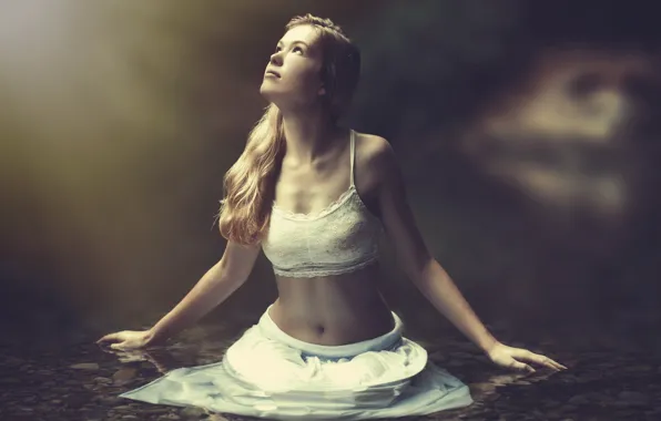Picture chest, girl, light, skirt, in the water, Assaf Lazar