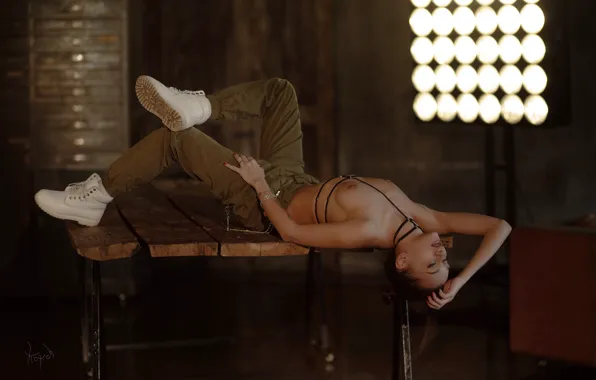 Chest, sexy, pose, lamp, model, makeup, shoes, figure
