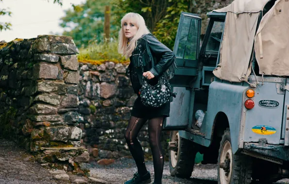 Machine, actress, blonde, Land Rover, Saoirse Ronan, Saoirse Ronan, stone wall, How I Live Now