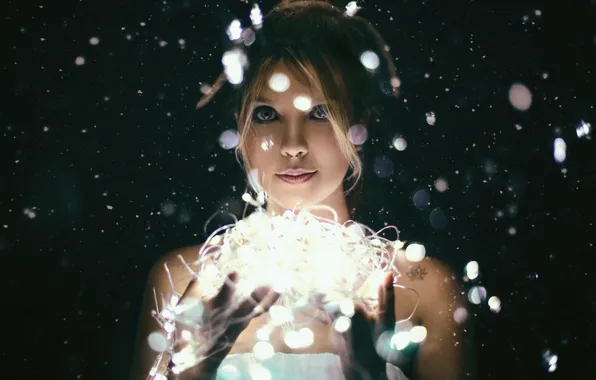 Look, lights, the dark background, lights, reflections, look, reflections, beautiful woman
