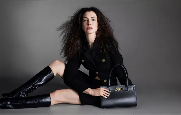 Picture Anne Hathaway, icons, Versace
