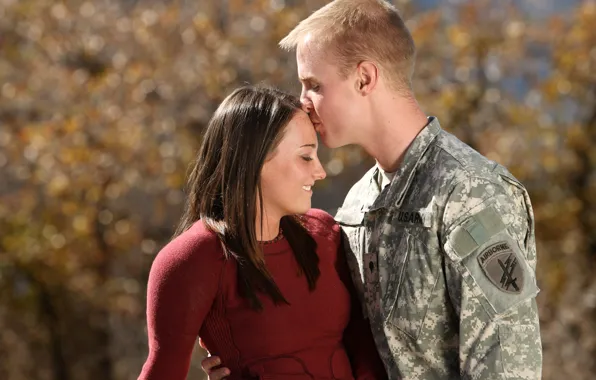 Picture love, soldier, kiss