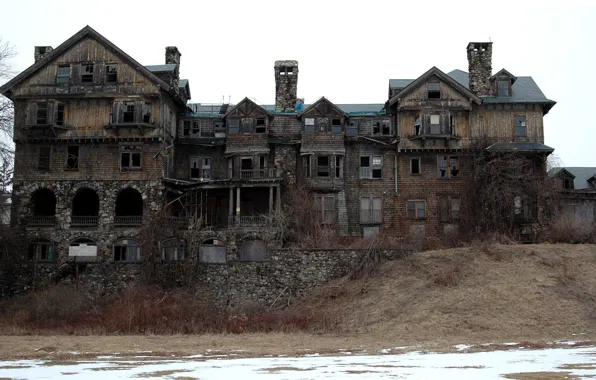 House, the building, devastation