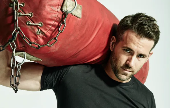 Look, sport, leather, t-shirt, chain, actor, pear, Ryan Reynolds