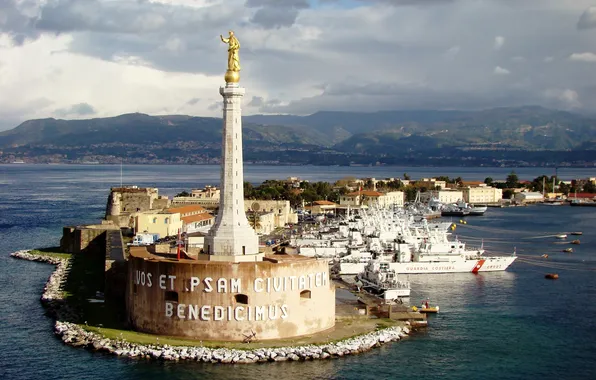 Picture the city, the inscription, lighthouse, ships, sculpture, harbour, Italy, Sicily