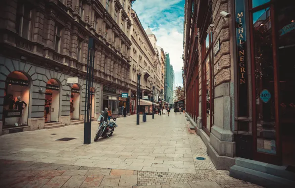 Movement, people, street, old town, Budapest, boutiques