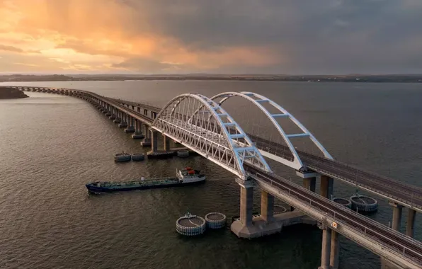 Picture sundown, strait, crimean bridge, kerch