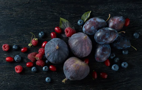 Berries, different, figs