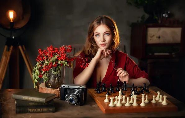Picture look, girl, light, photo, model, books, chess, the camera