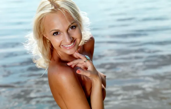 Eyes, water, face, smile, glare, up, ring, blonde