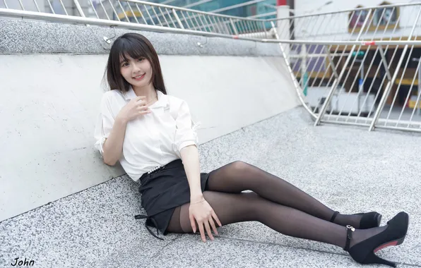 Look, pose, model, skirt, portrait, makeup, figure, brunette