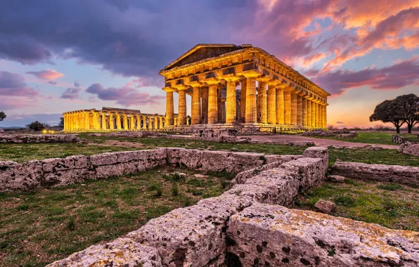 Picture the evening, Italy, Temples of Paestum