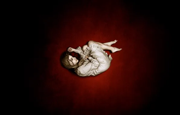 BACKGROUND, DRESS, RED, GIRL, EMOTIONS, MINOR, SADNESS, CONDITION