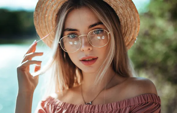 Picture look, girl, face, hand, portrait, glasses, hat, Ruslan Kid