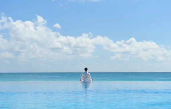Sea, the sky, yoga, the Maldives