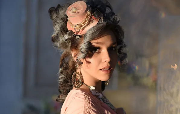 Look, model, glasses, hat, hairstyle, curls, Lily Sands