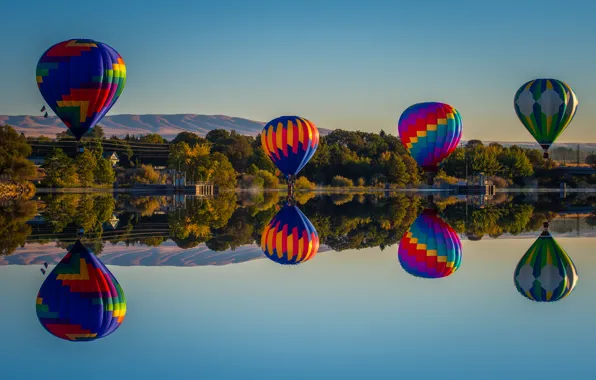 Picture the sky, mountains, lake, reflection, balloons, mirror, extreme sports, the shore of the lake