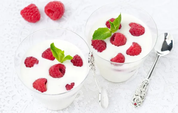 Picture berries, raspberry, glasses, dessert, spoon, Panna cotta, Panna cotta