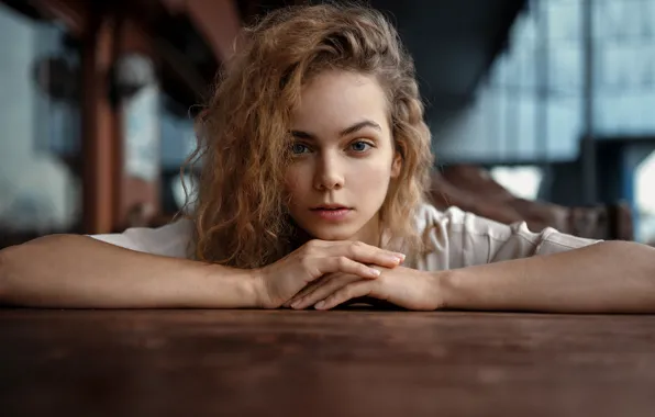 Look, pose, model, portrait, hands, makeup, hairstyle, beauty