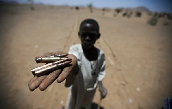 Cartridges, African, on the hand
