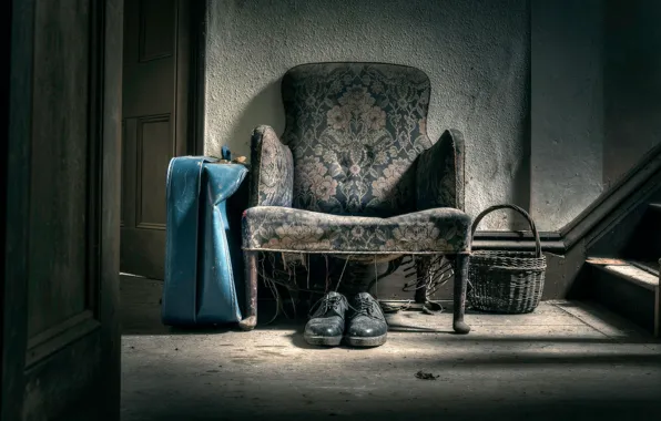 Picture basket, chair, shoes, suitcase