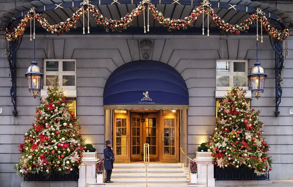 The city, the building, London, Christmas, facade, Christmas decorations, the festive atmosphere, garlands