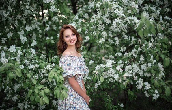 Look, leaves, trees, flowers, branches, pose, smile, model