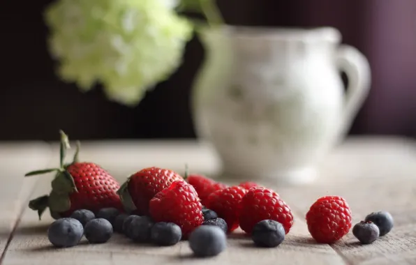 Berries, raspberry, blueberries
