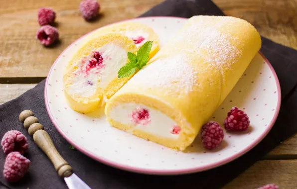Raspberry, cream, dessert, roll
